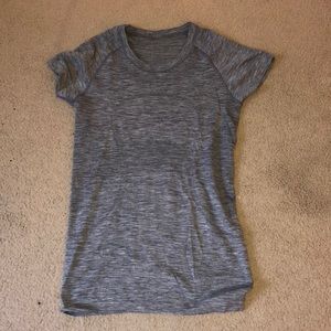 Lululemon grey shirt